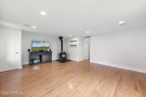 Living - 108 Hamilton Ave, Leonardo, NJ 07737 photo 2 of 3