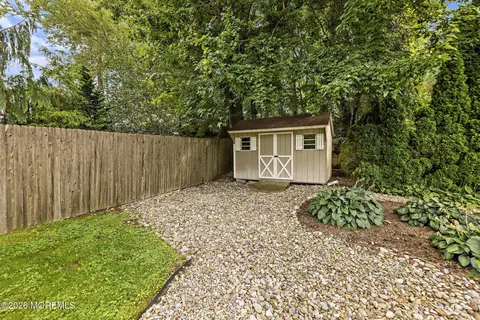 Exterior - 108 Hamilton Ave, Leonardo, NJ 07737 photo 5 of 12