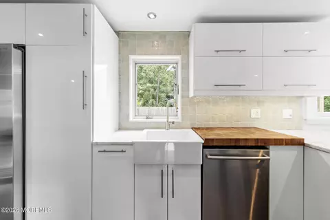 Kitchen - 108 Hamilton Ave, Leonardo, NJ 07737 photo 6 of 8