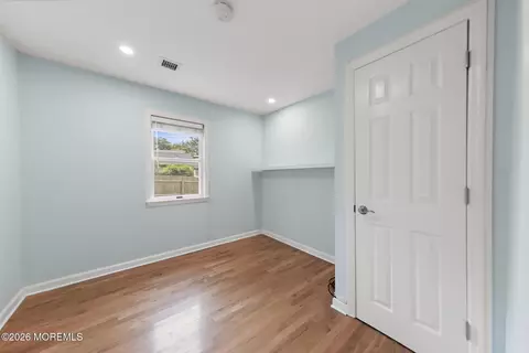 Bedroom - 108 Hamilton Ave, Leonardo, NJ 07737 photo 2 of 2