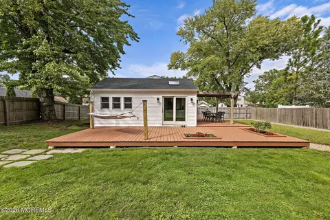 Exterior - 108 Hamilton Ave, Leonardo, NJ 07737 photo 8 of 12