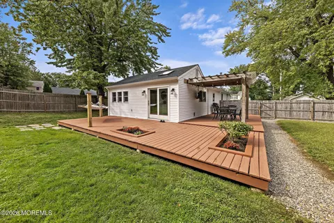 Exterior - 108 Hamilton Ave, Leonardo, NJ 07737 photo 9 of 12