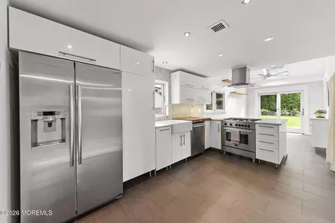 Kitchen - 108 Hamilton Ave, Leonardo, NJ 07737 photo 7 of 8