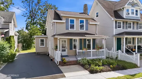 74 2nd St, Keyport, NJ 07735