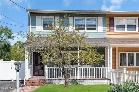 819 Laurel St, Lakehurst, NJ 08733