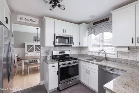 Kitchen - 719 Drum Point Rd, Brick, NJ 08723 photo 4 of 5