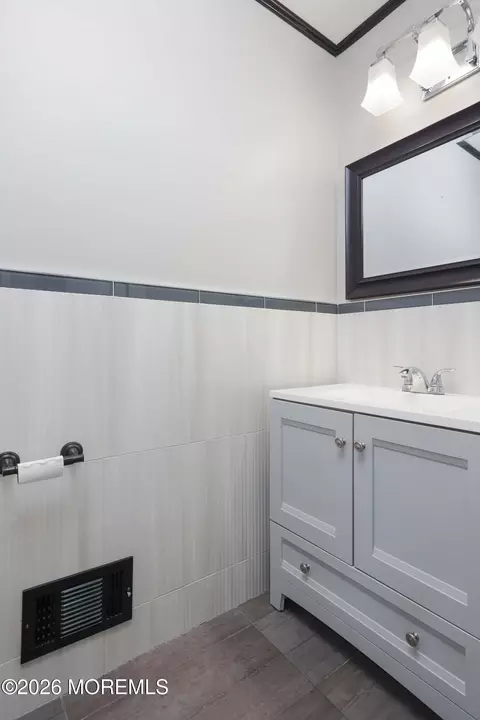 Bath - 719 Drum Point Rd, Brick, NJ 08723 photo 1 of 4