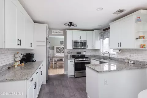 Kitchen - 719 Drum Point Rd, Brick, NJ 08723 photo 2 of 5