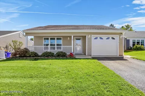 31 Red Hill Rd, Manchester, NJ 08759