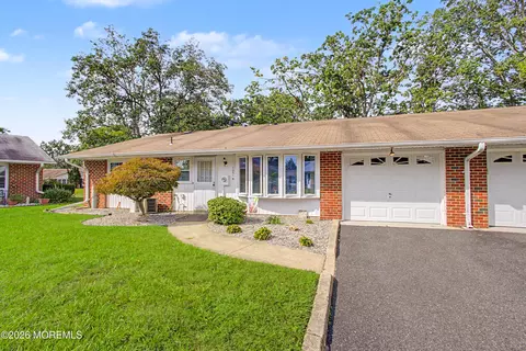 1051 Argyll Cir # B, Lakewood, NJ 08701