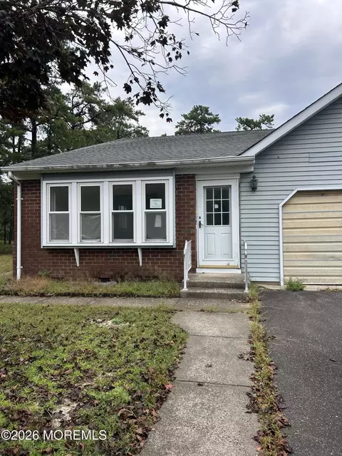 3 A Mill Ct, Whiting, NJ 08759