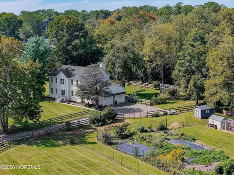 12 Nan Tone Ct, Colts Neck, NJ 07722