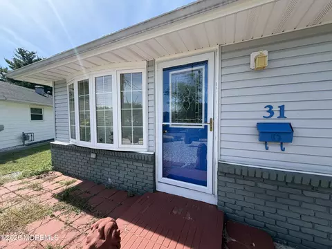 31 Mount Dashan Ln, Toms River, NJ 08753