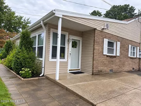 4 A Cypress St, Toms River, NJ 08757
