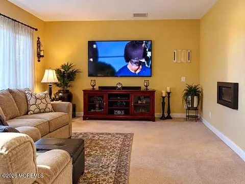 26 San Carlos St, Toms River, NJ 08757