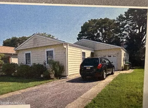 26 San Carlos St, Toms River, NJ 08757