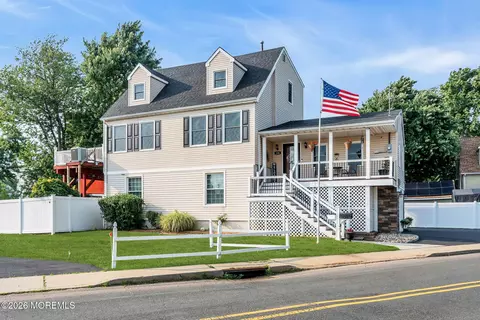 106 Main St, Port Monmouth, NJ 07758