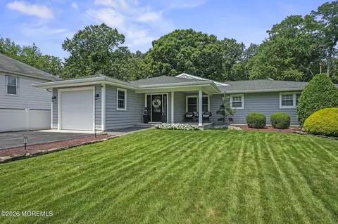 100 Tennent Rd, Morganville, NJ 07751