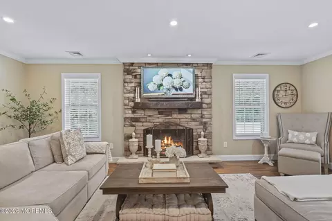 100 Tennent Rd, Morganville, NJ 07751