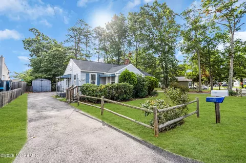 Exterior - 1526 Beverly Rd, Lacey, NJ 08734 photo 2 of 7