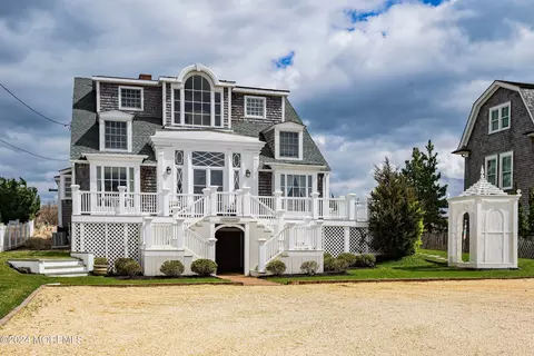 961 East Ave, Mantoloking, NJ 08738