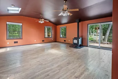 Living - 29 Murdock Pl, Jackson, NJ 08527 photo 3 of 3