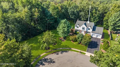 46 Heather Dr, Manalapan, NJ 07726