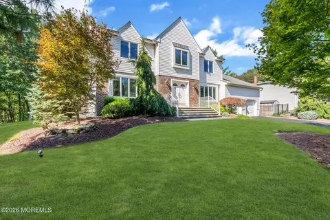 46 Heather Dr, Manalapan, NJ 07726
