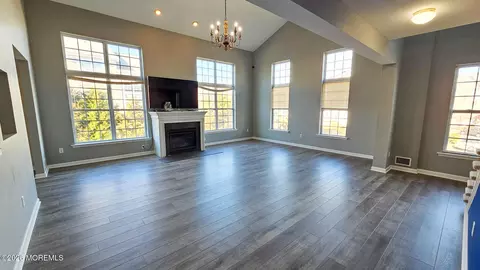51 Farrah Dr, Manahawkin, NJ 08050