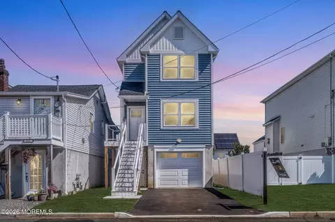 917 5th St, Union Beach, NJ 07735