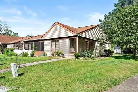 668 Farrington Ct # C, Manchester, NJ 08759