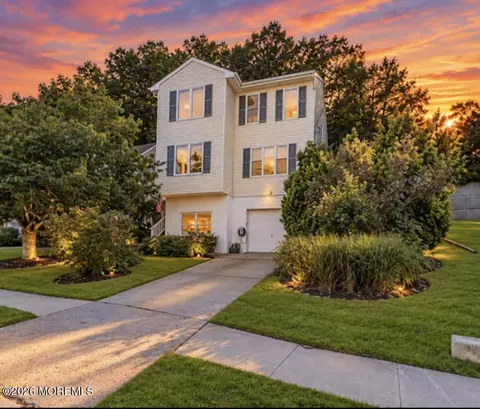 241 Shore Dr, Highlands, NJ 07732