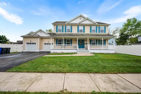 24 Messenger St, Toms River, NJ 08753