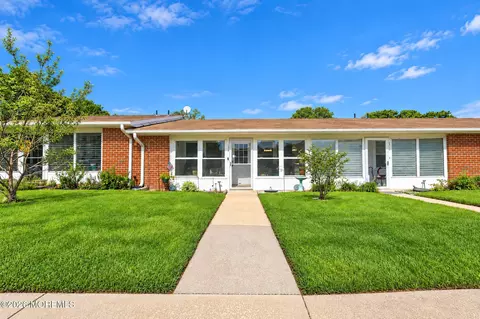 1017 Aberdeen Dr # D, Lakewood, NJ 08701