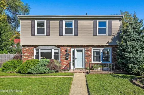 15 Jackson St, Keyport, NJ 07735