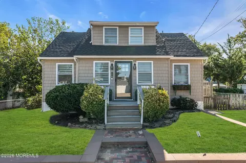 Exterior - 92 Pinehurst Rd, Brick, NJ 08723 photo 4 of 16