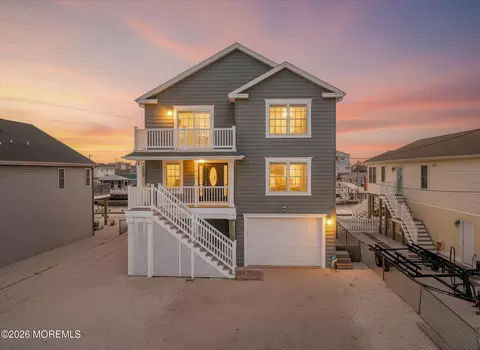 7 W Navasink Dr, Little Egg Harbor, NJ 08087