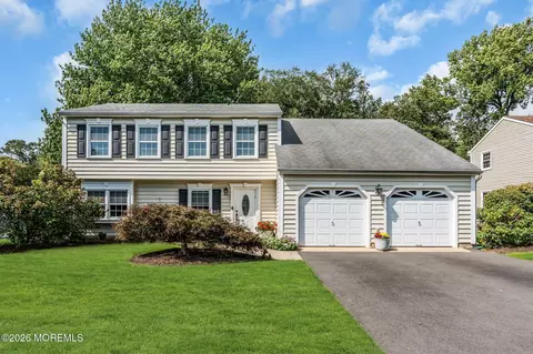 42 Devon Dr, Manalapan, NJ 07726