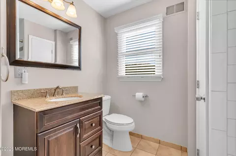 Bath - 23 Dolphin Way, Waretown, NJ 08758 photo 3 of 3