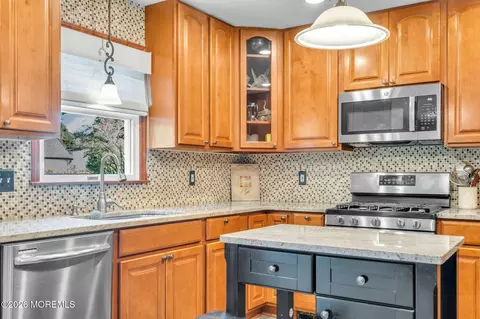 Kitchen - 23 Dolphin Way, Waretown, NJ 08758 photo 2 of 6