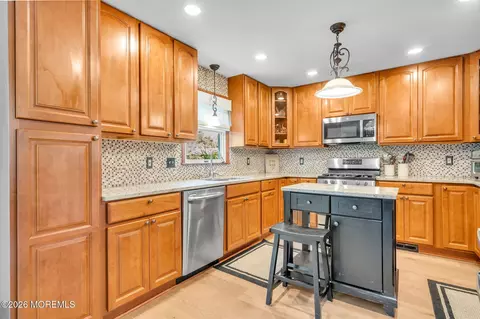 Kitchen - 23 Dolphin Way, Waretown, NJ 08758 photo 6 of 6