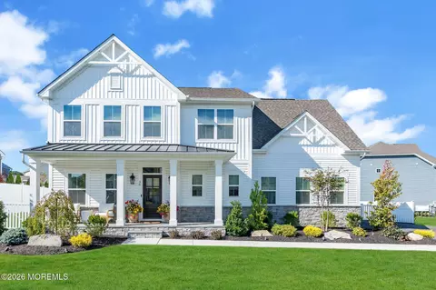 36 Charleston St, Farmingdale, NJ 07727