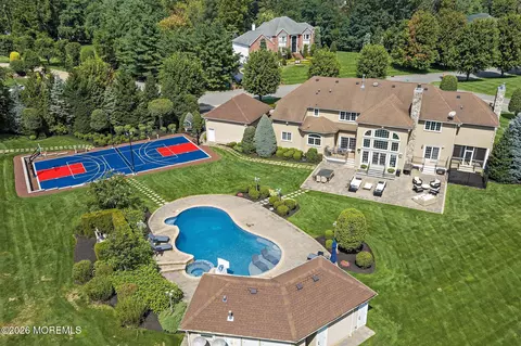 2 Topaz Ct, Marlboro, NJ 07746