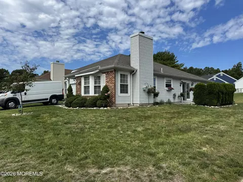 2 Dove Tree Ct, Barnegat, NJ 08005