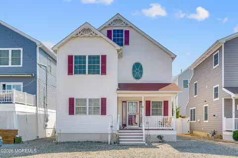 8 Nichols Ave, Seaside Heights, NJ 08751
