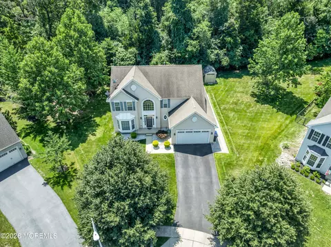 702 Cedar Point Ct, Toms River, NJ 08753