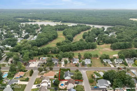 994 Treasure Ave, Manahawkin, NJ 08050