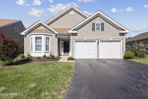 99 Minuteman Cir, Allentown, NJ 08501