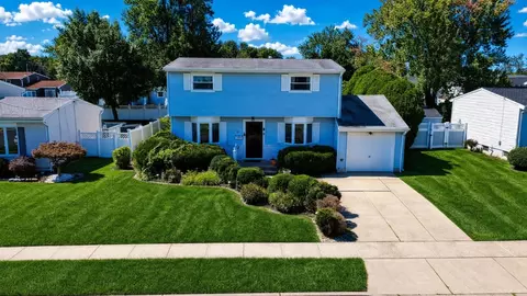 27 Grace Dr, Old Bridge, NJ 08857