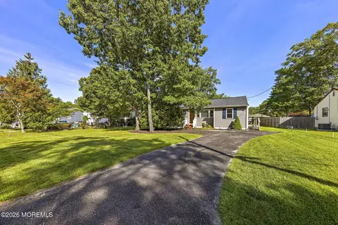 211 3rd Ave, Tuckerton, NJ 08087